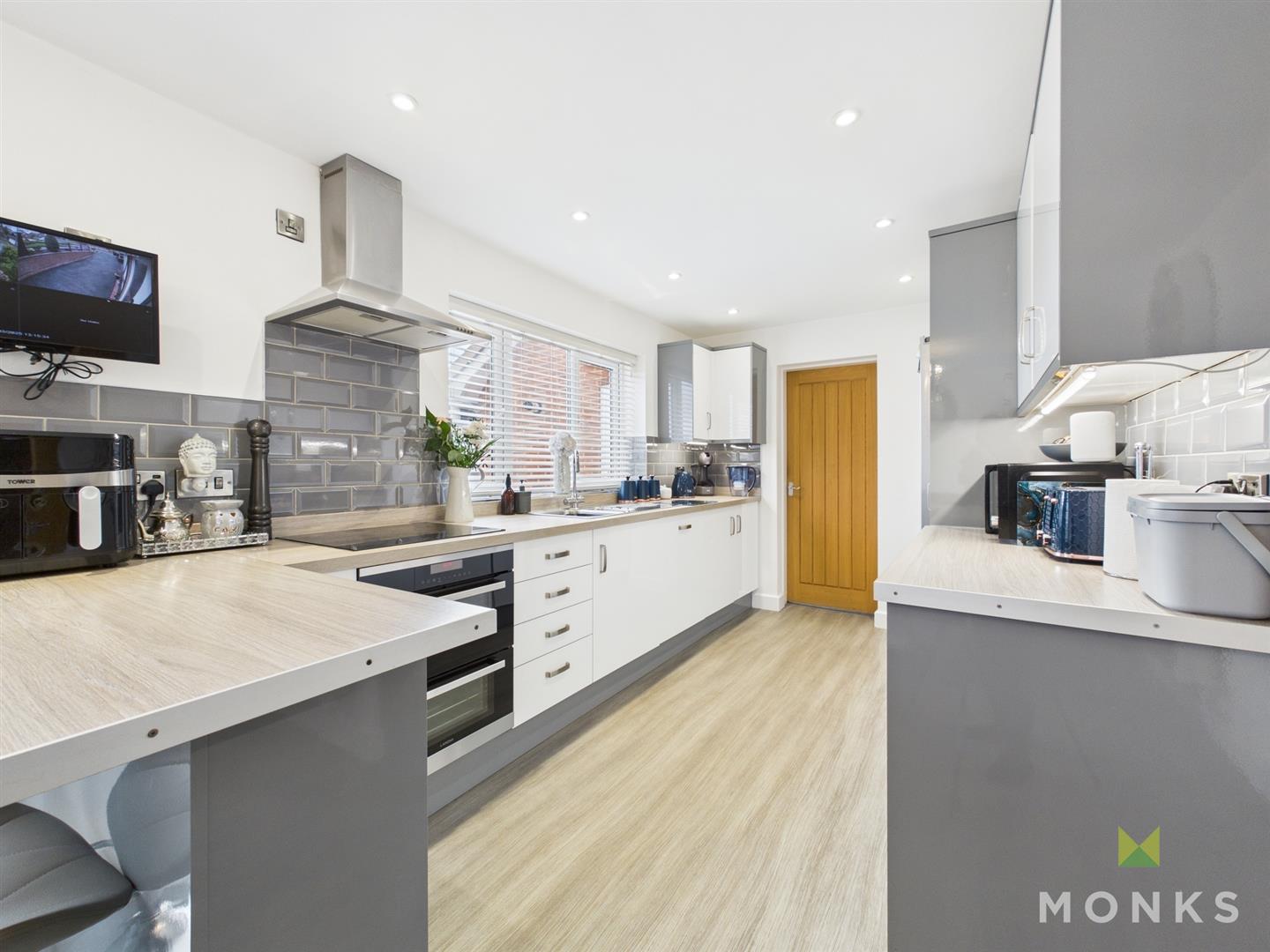 29 Hampton Fields, Oswestry, SY11 1TL For Sale